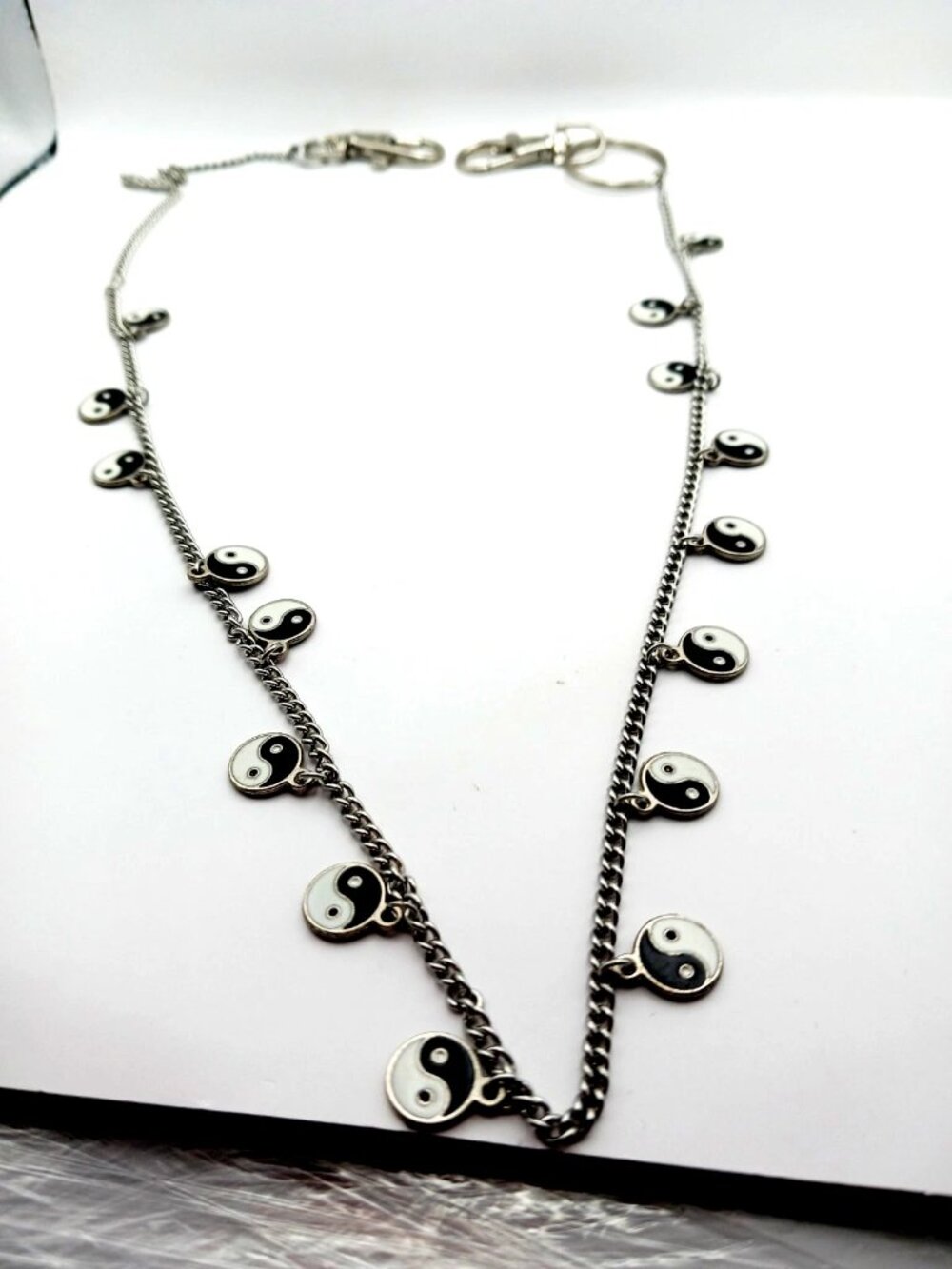 Multi Metal Ying Yang Pants Or Wallet Chain 25 Inches Silver Tone